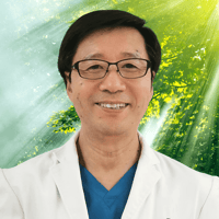 Foto portrait di Qing Li, speaker di Cultura e Salute 2025
